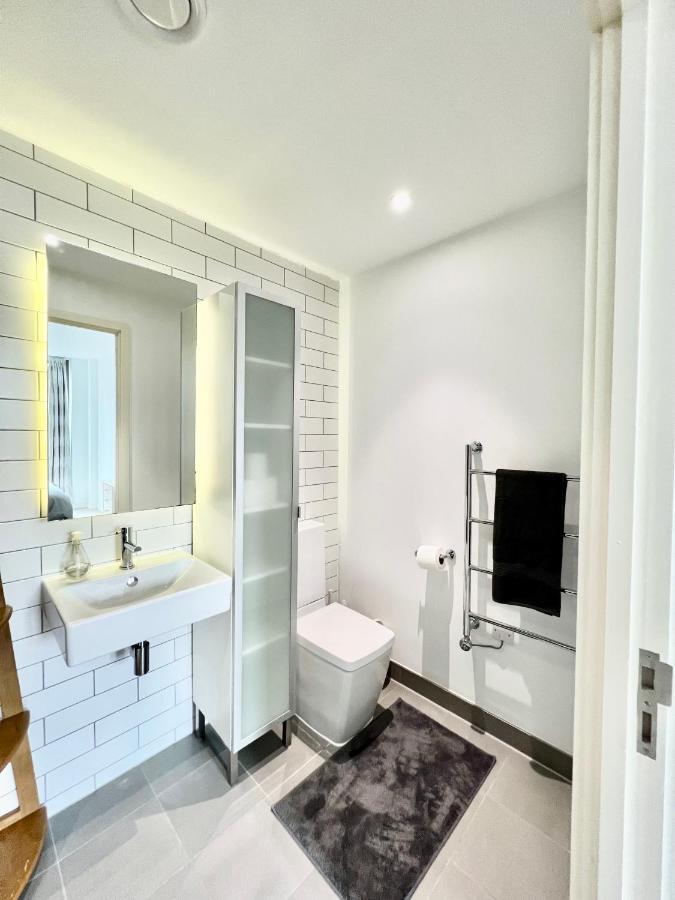 Luxury 2 Bedroom 2 Bathroom Apartment - London City Airport Exterior foto